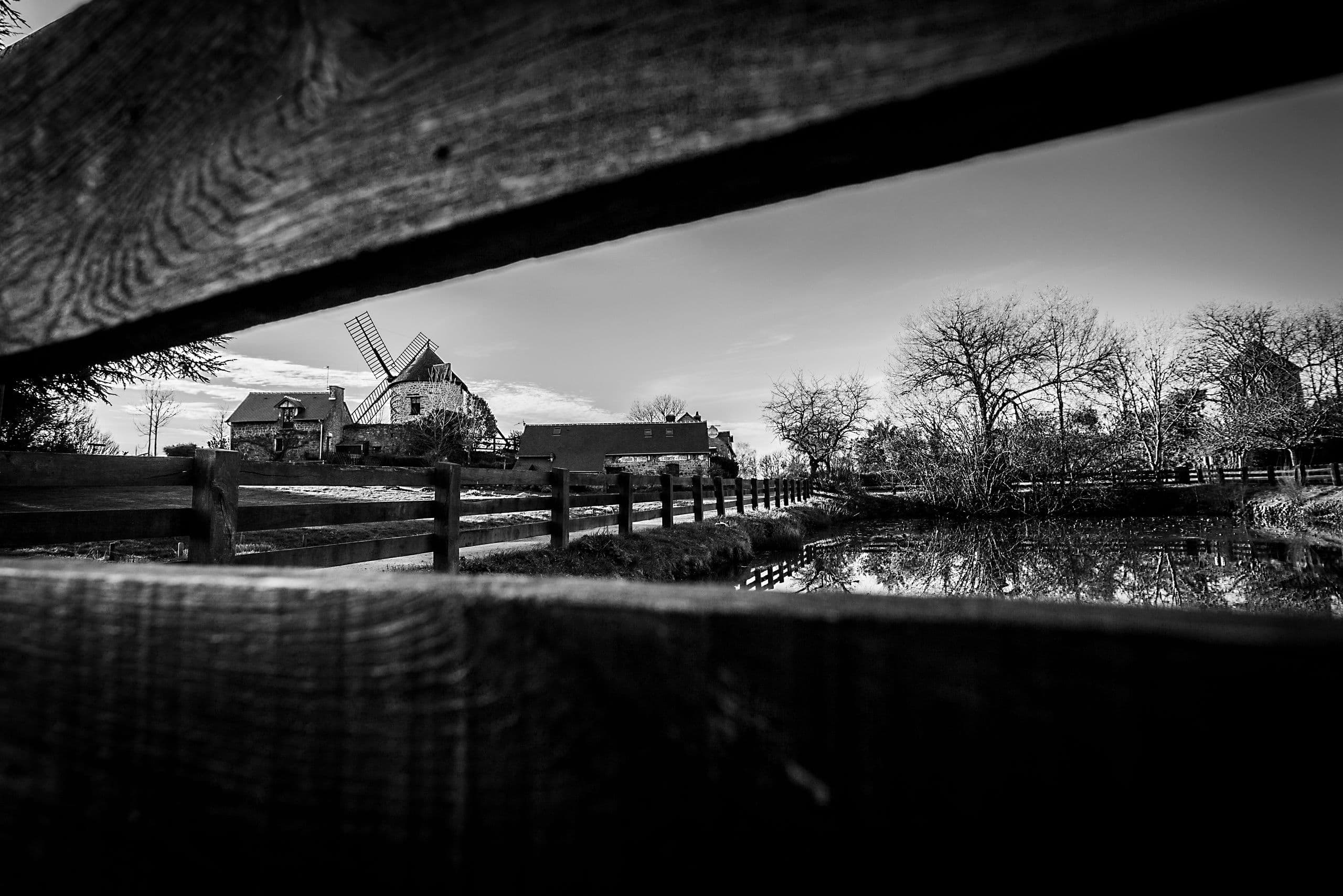 Le moulin lointain