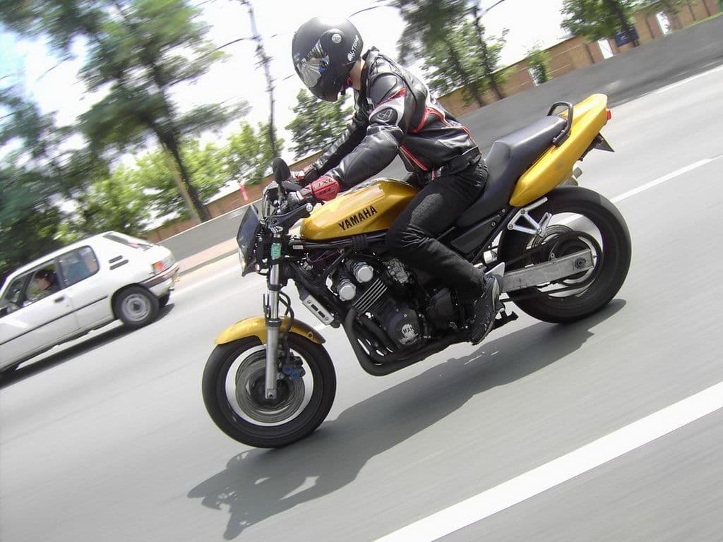 Yamaha FZS 600 Fazer